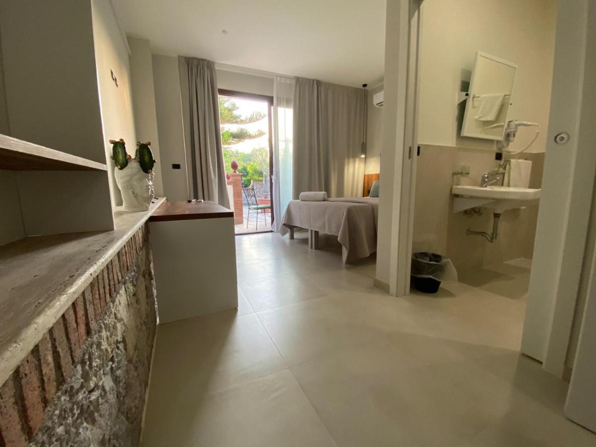Villa Antonino จีอาร์ดีนี นักซอส ภายนอก รูปภาพ